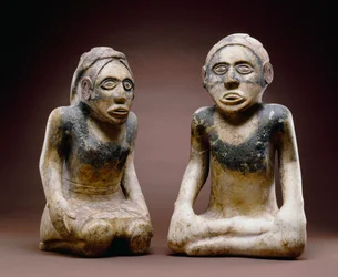 Figures masculines et féminines assises, Etowah, 1200-1450